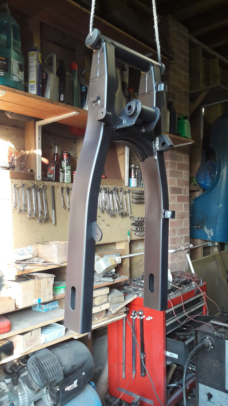 Illustration for article titled Day 4 on the GS500, and I've now got a stripped and painted frame :)